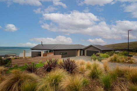 Photo of property in 2 Ridgeway Place, Richmond Hill, Christchurch, 8081