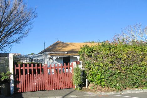 Photo of property in 14 Gladstone Road, Bluff Hill, Napier, 4110