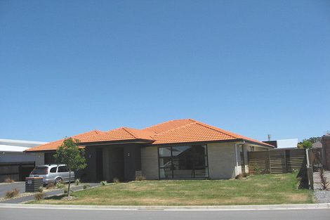 Photo of property in 12 Papaumu Green, Parklands, Christchurch, 8083