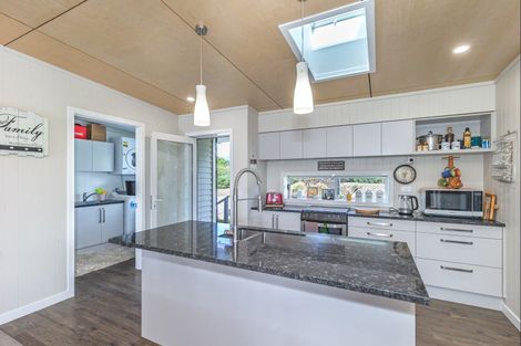 Photo of property in 3 Takapu Road, Manakau, Levin, 5573