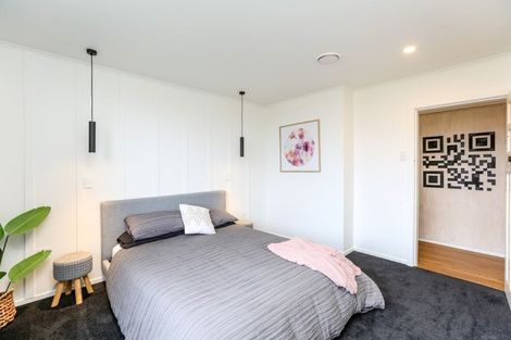 Photo of property in 525 Mangorei Road, Highlands Park, New Plymouth, 4312