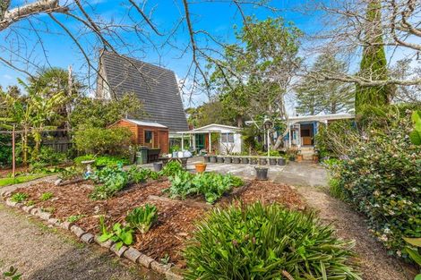 Photo of property in 32 Ferry Parade, Herald Island, Auckland, 0618