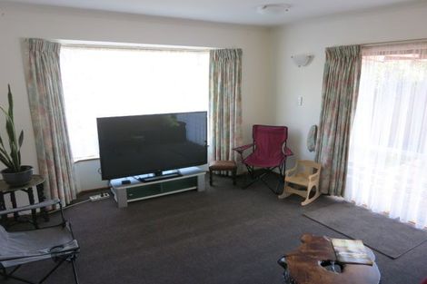 Photo of property in 2/104 Yaldhurst Road, Sockburn, Christchurch, 8042