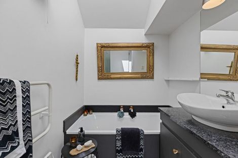 Photo of property in 3/93 Aikmans Road, Merivale, Christchurch, 8014