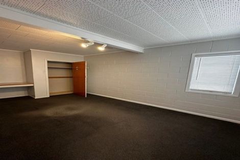 Photo of property in 100 Flanshaw Road, Te Atatu South, Auckland, 0610