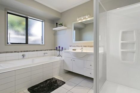 Photo of property in 24 Jasmine Place, Cambridge, 3434