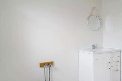 Photo of property in 252 Triangle Road, Massey, Auckland, 0614