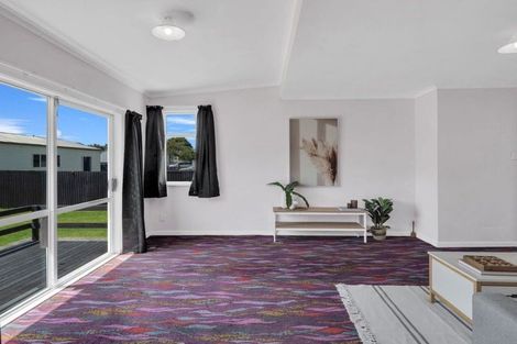 Photo of property in 33 Matipo Street, Castlecliff, Whanganui, 4501
