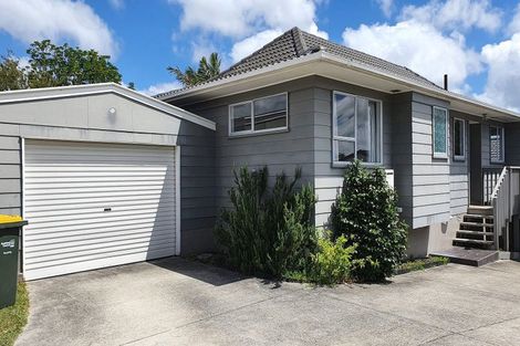 Photo of property in 27 Pahi Place, West Harbour, Auckland, 0618
