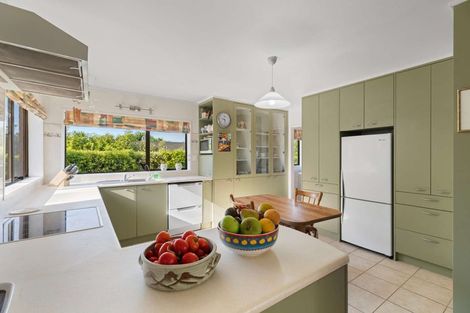 Photo of property in 4 Cemetery Road, Waiuku, 2123