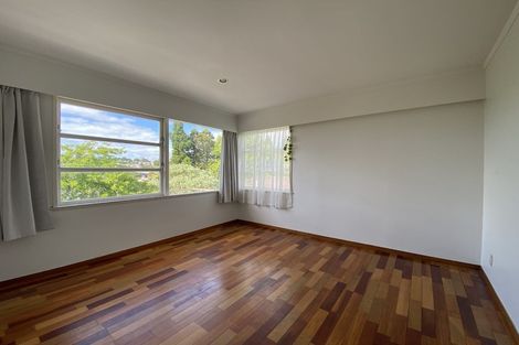 Photo of property in 111 Target Road, Totara Vale, Auckland, 0629