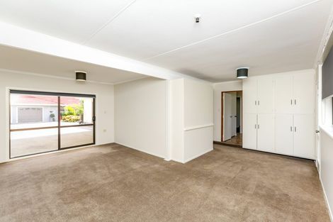 Photo of property in 31 Manu Crescent, Upper Vogeltown, New Plymouth, 4310