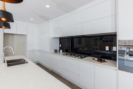 Photo of property in 18 Syd Grant Crescent, Orewa, 0931