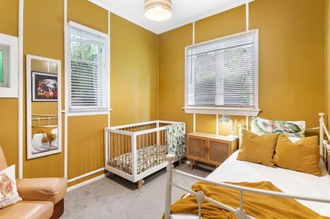 Photo of property in 1/6 Vonnell Place, Birkdale, Auckland, 0626