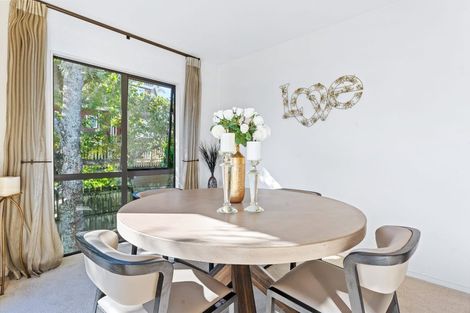 Photo of property in 416 Beach Road, Mairangi Bay, Auckland, 0630