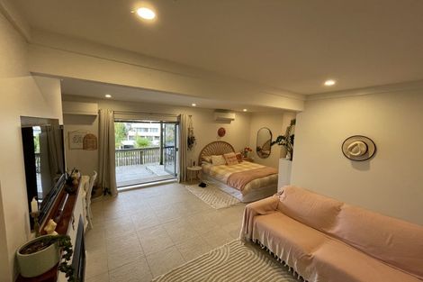 Photo of property in 44 Colmar Road, Mellons Bay, Auckland, 2014