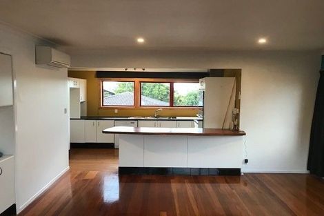 Photo of property in 33 Commissariat Road, Mount Wellington, Auckland, 1060