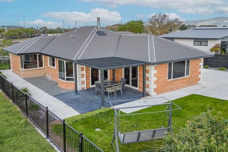 Photo of property in 28 Brightstone Crescent, Aranui, Christchurch, 8061