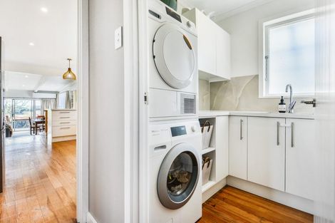 Photo of property in 100 Forest Lake Road, Forest Lake, Hamilton, 3200