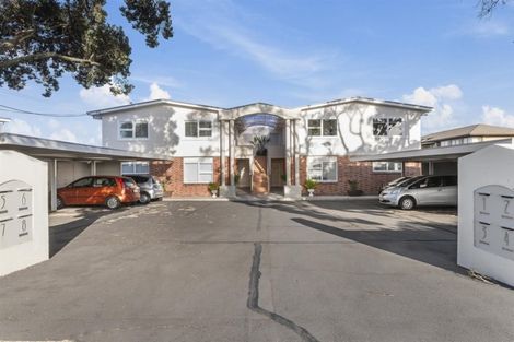 Photo of property in 5/241 Hurstmere Road, Takapuna, Auckland, 0622
