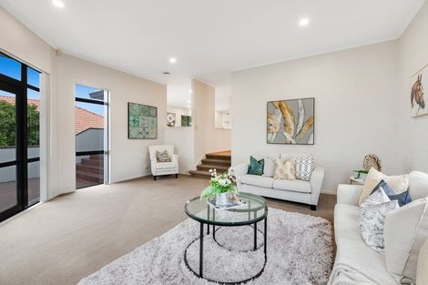 Photo of property in 17 Jacanas Place, Unsworth Heights, Auckland, 0632