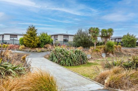 Photo of property in 2 Lussa Close, Broomfield, Christchurch, 8042