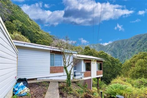 Photo of property in 30 Village Loop Road, Waipori Falls, Outram, 9073