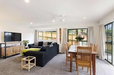 Photo of property in 10/485 Don Buck Road, Massey, Auckland, 0614