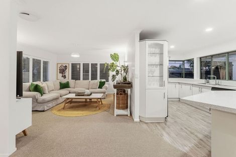 Photo of property in 37 Kahira Crescent, Papamoa Beach, Papamoa, 3118