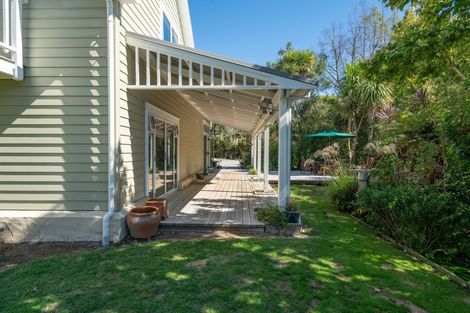 Photo of property in 8 Ramsay Drive, Acacia Bay, Taupo, 3385