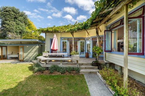 Photo of property in 17 Herne Bay Road, Herne Bay, Auckland, 1011