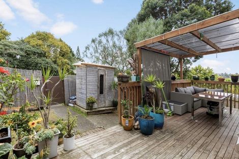 Photo of property in 82 Reynella Drive, Massey, Auckland, 0614