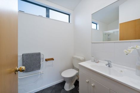 Photo of property in 30 Farquhar Road, Glendene, Auckland, 0602