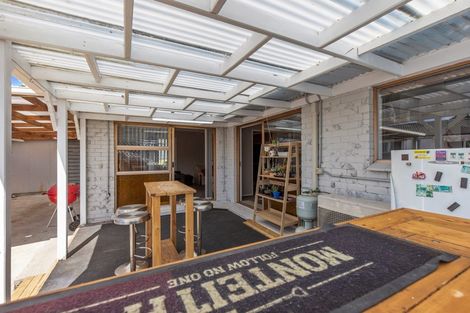 Photo of property in 6 Suwyn Place, Weymouth, Auckland, 2103