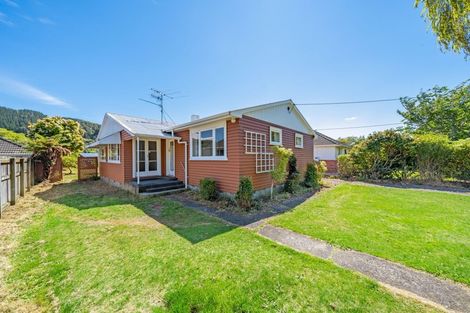 Photo of property in 8 Hall Grove, Ebdentown, Upper Hutt, 5018