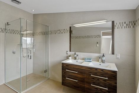 Photo of property in 15 Fineran Lane, Cashmere, Christchurch, 8022