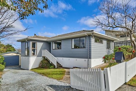 Photo of property in 2 Gainsborough Grove, Belmont, Lower Hutt, 5010