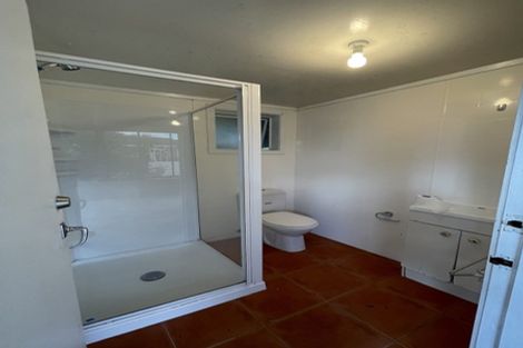 Photo of property in 4 Kervil Avenue, Te Atatu Peninsula, Auckland, 0610