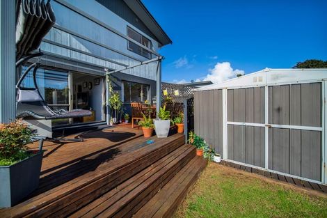 Photo of property in 84 Pioneer Road, Moturoa, New Plymouth, 4310