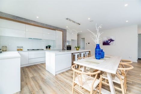 Photo of property in 11 Reserva Crescent, Kumeu, 0810