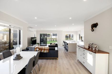 Photo of property in 10 Kapua Crescent, Rototuna North, Hamilton, 3210