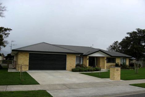 Photo of property in 1 Daffodil Grove, Carterton, 5713