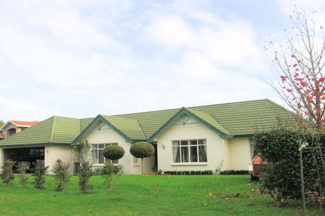 Photo of property in 73 Waipuia Place, Greenhithe, Auckland, 0632