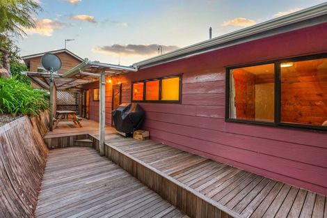 Photo of property in 8 Shackle Lane, Whitby, Porirua, 5024