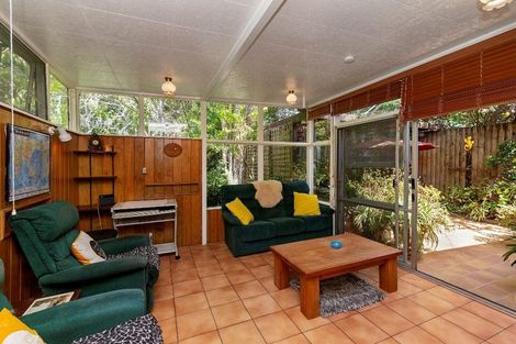 Photo of property in 30 Mountain Road, Henderson Valley, Auckland, 0612