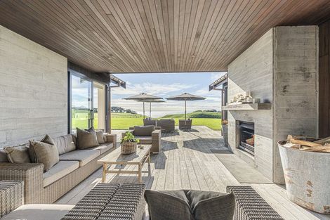 Photo of property in 438a Lwr Pitone Road, Pitone, New Plymouth, 4374