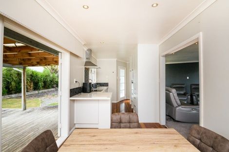Photo of property in 18 Woburn Place, Takaro, Palmerston North, 4412