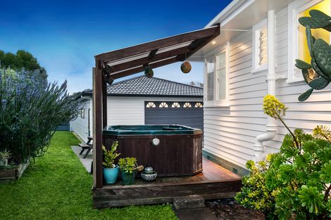 Photo of property in 44 Strid Road, Te Atatu South, Auckland, 0610