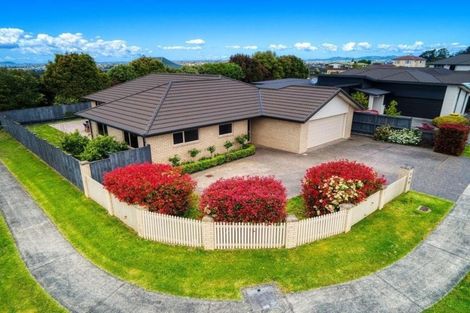 Photo of property in 15 Murray Becroft Avenue, Henderson Valley, Auckland, 0612