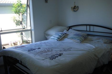 Photo of property in 1409 Whangaparaoa Road, Army Bay, Whangaparaoa, 0930